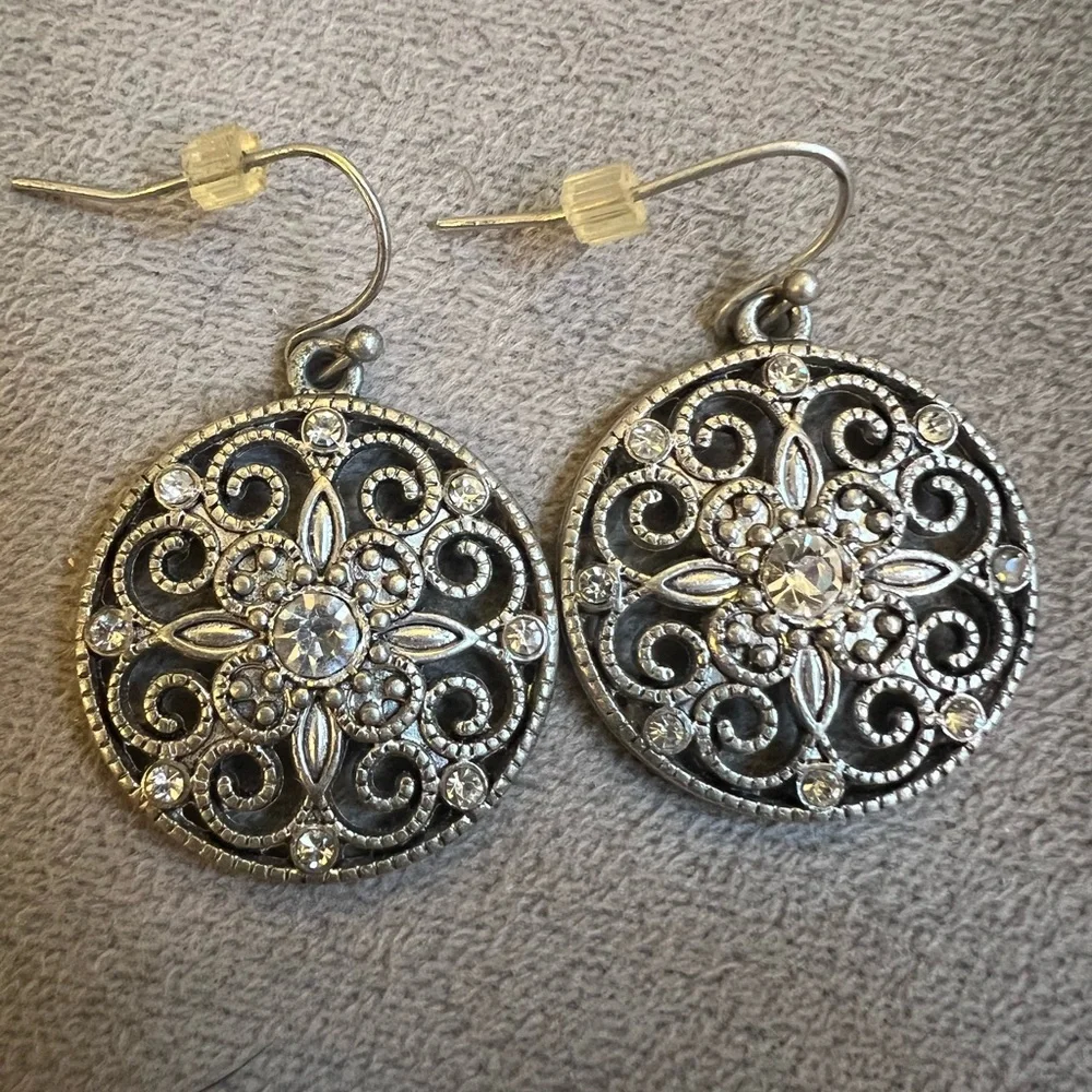 Lia Sophia “Memoir” Antiqued silver Earrings - Picture 2 of 4